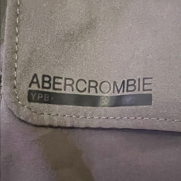 Abercrombie Kids Boys Cargo Shorts Size 7/8 – Quick-Dry Gray Utility Shorts - Picture 7 of 7